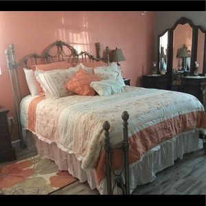 Queen bedding in coral.